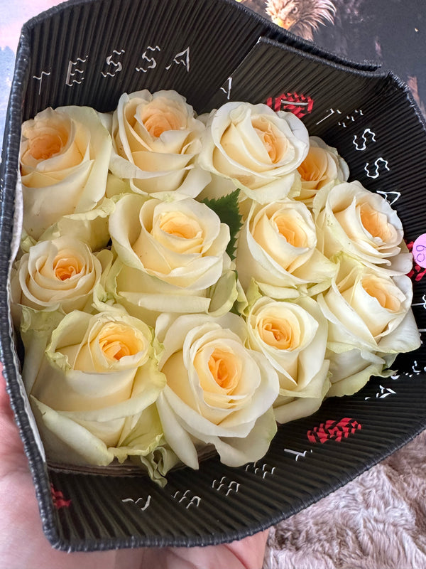 Package of authentic roses - not clean thorns - ask colours available